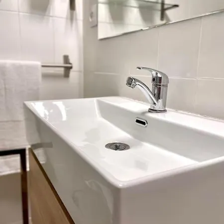 Vivienda Entre Patios E Iglesias De *