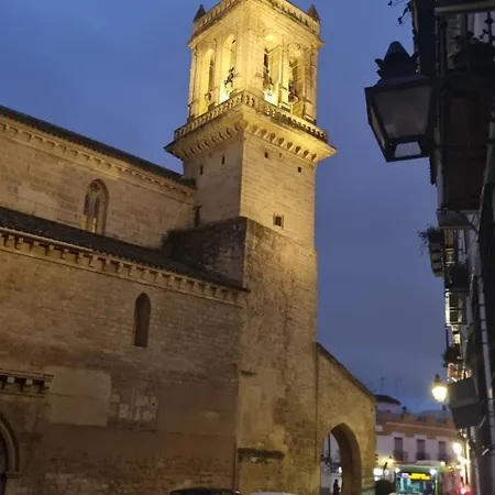 Vivienda Entre Patios E Iglesias De