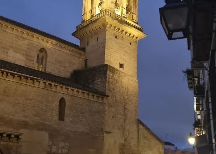 Vivienda Entre Patios E Iglesias De