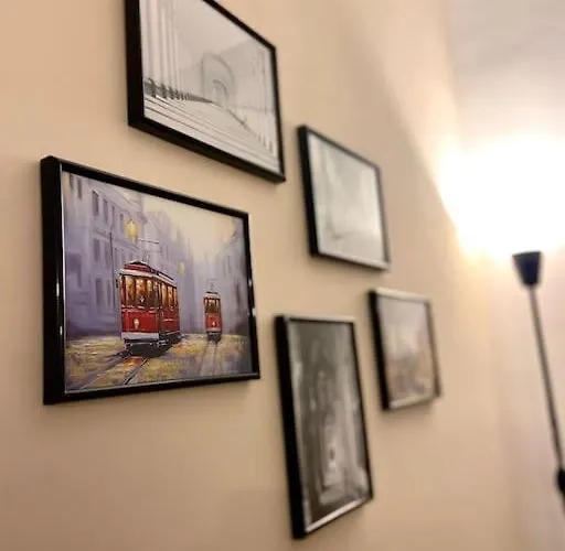 Vivienda Entre Patios E Iglesias De