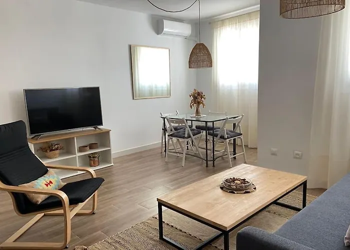 Vivienda Entre Patios E Iglesias De